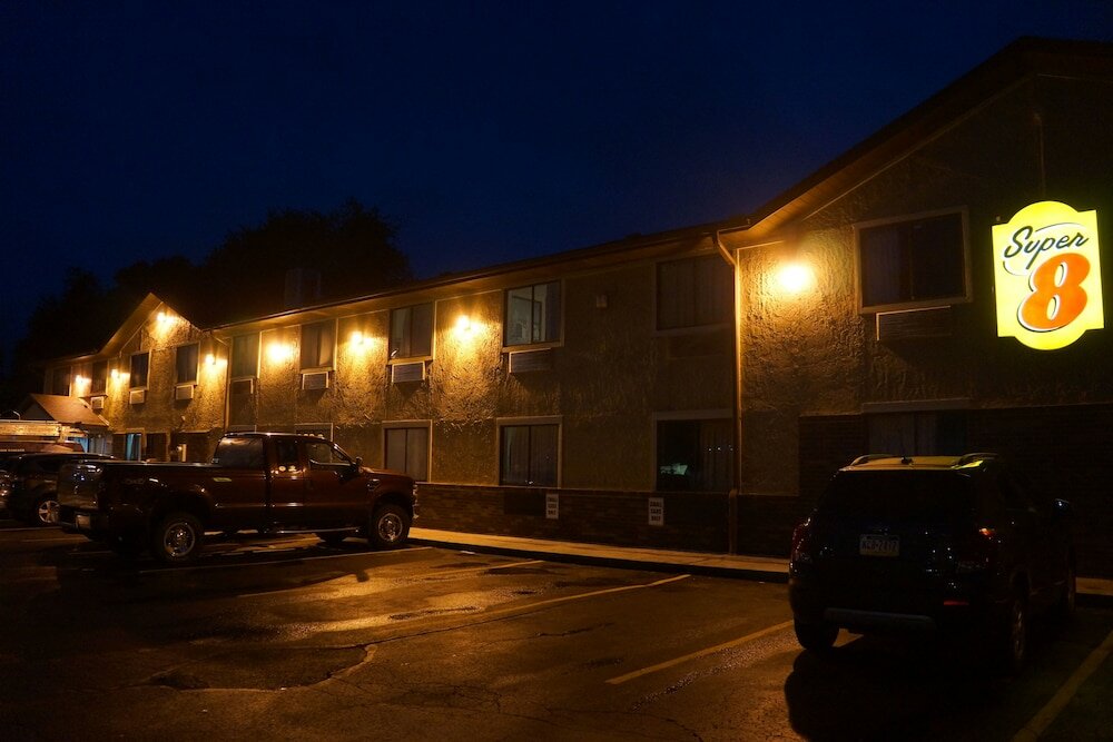 Фото Super 8 by Wyndham Delmont