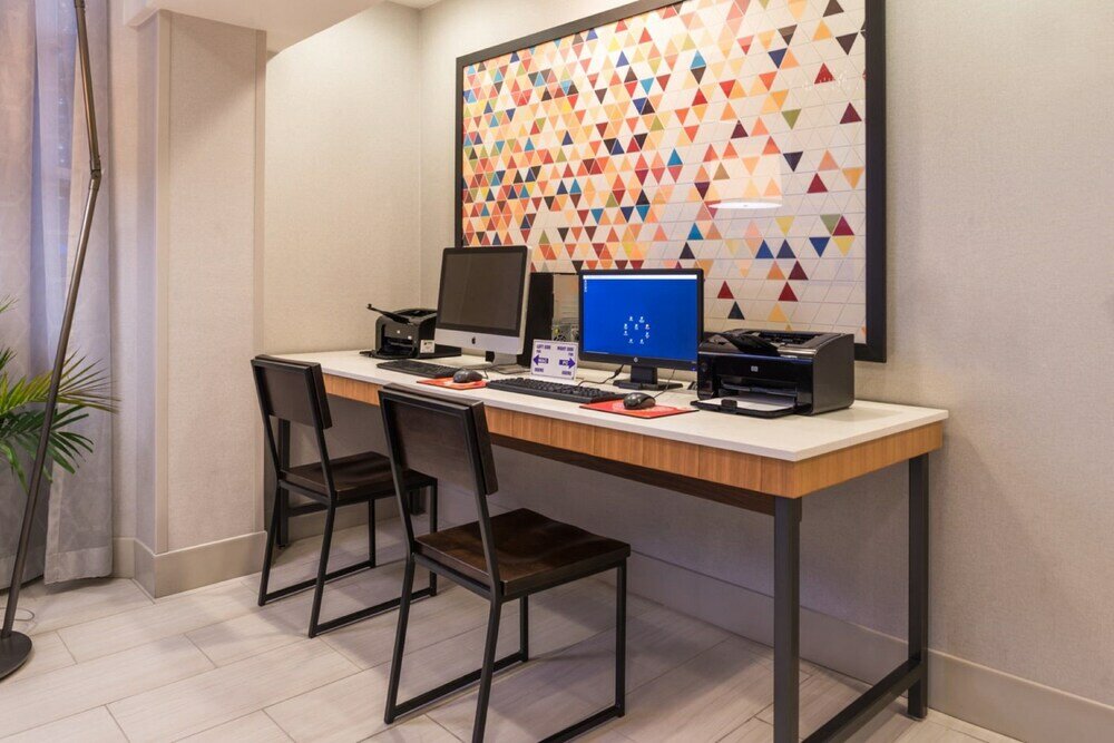 Фото Holiday Inn Express Walnut Creek, an Ihg Hotel