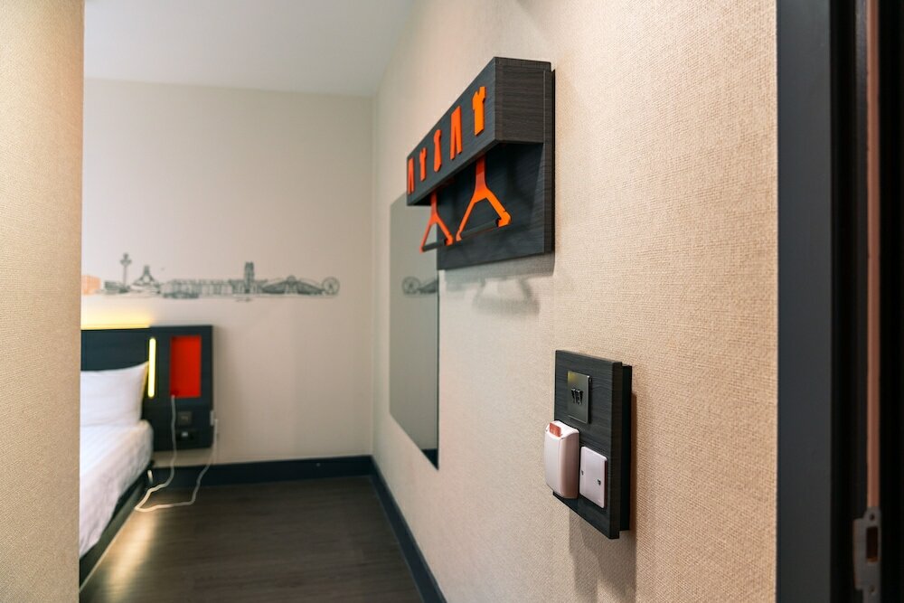 Фото EasyHotel Liverpool City Centre