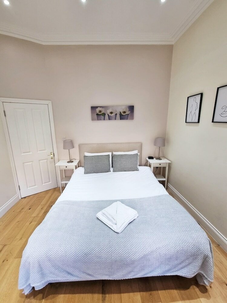 Фото Urban Stay Oxford Gardens Apartments