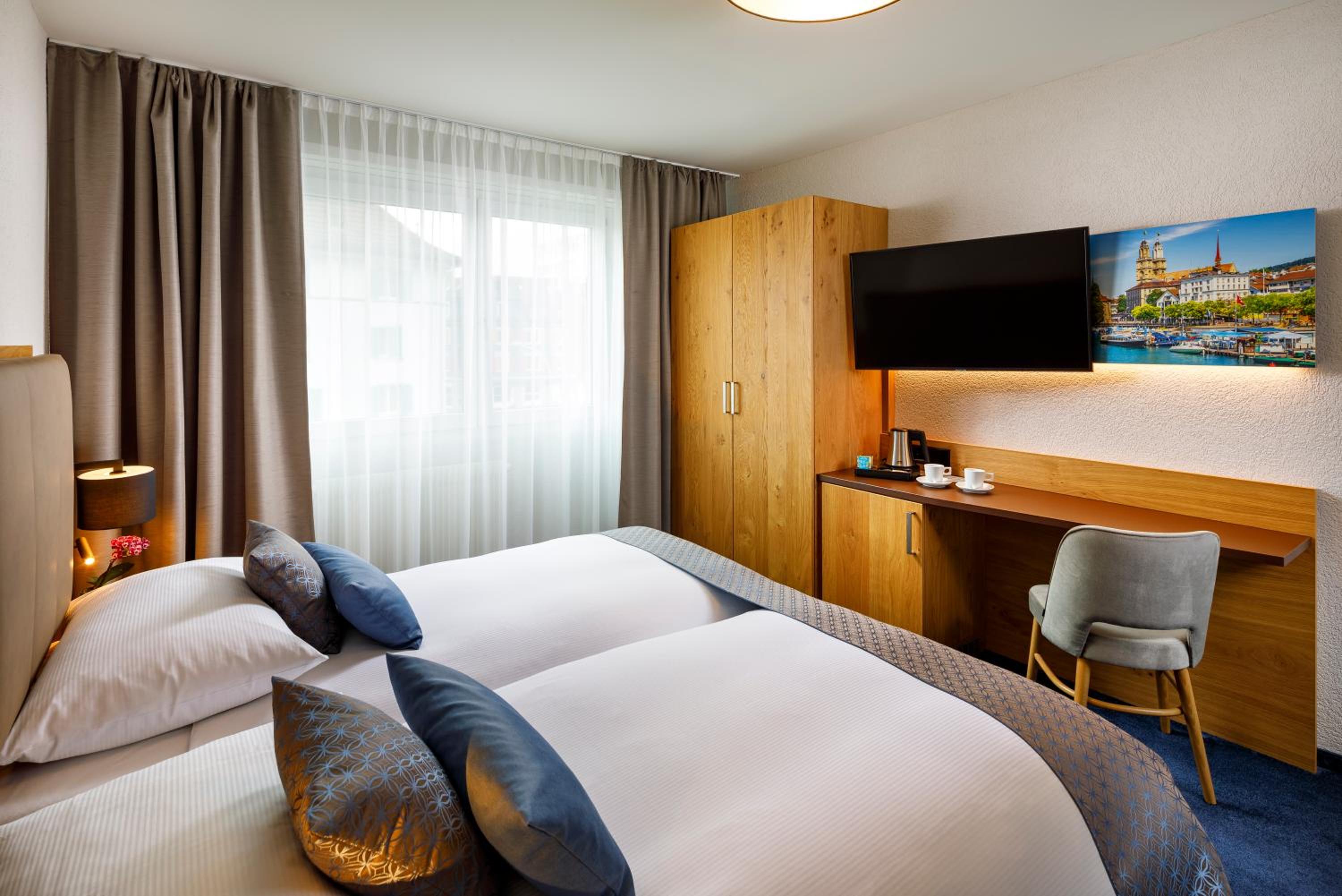 Фото отеля 2