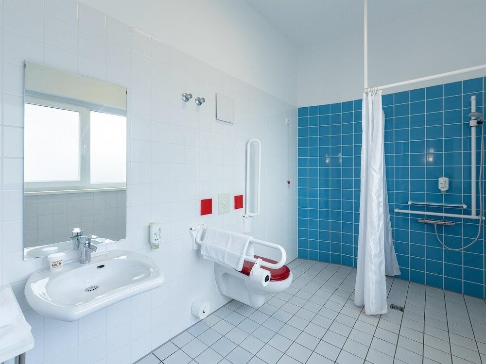 Фото B&b Hotel Duisburg Hbf-Süd