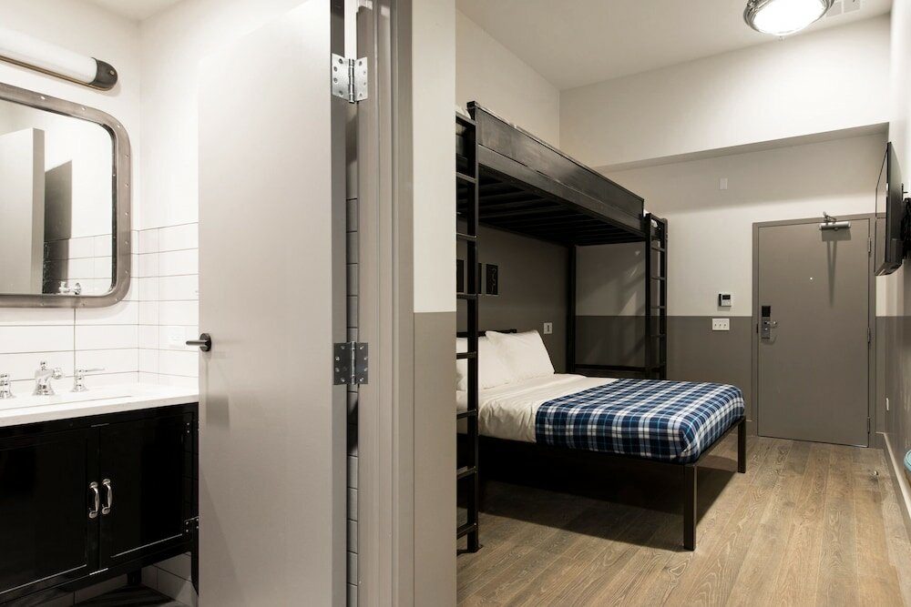 Фото The Chicago Hotel Collection River North