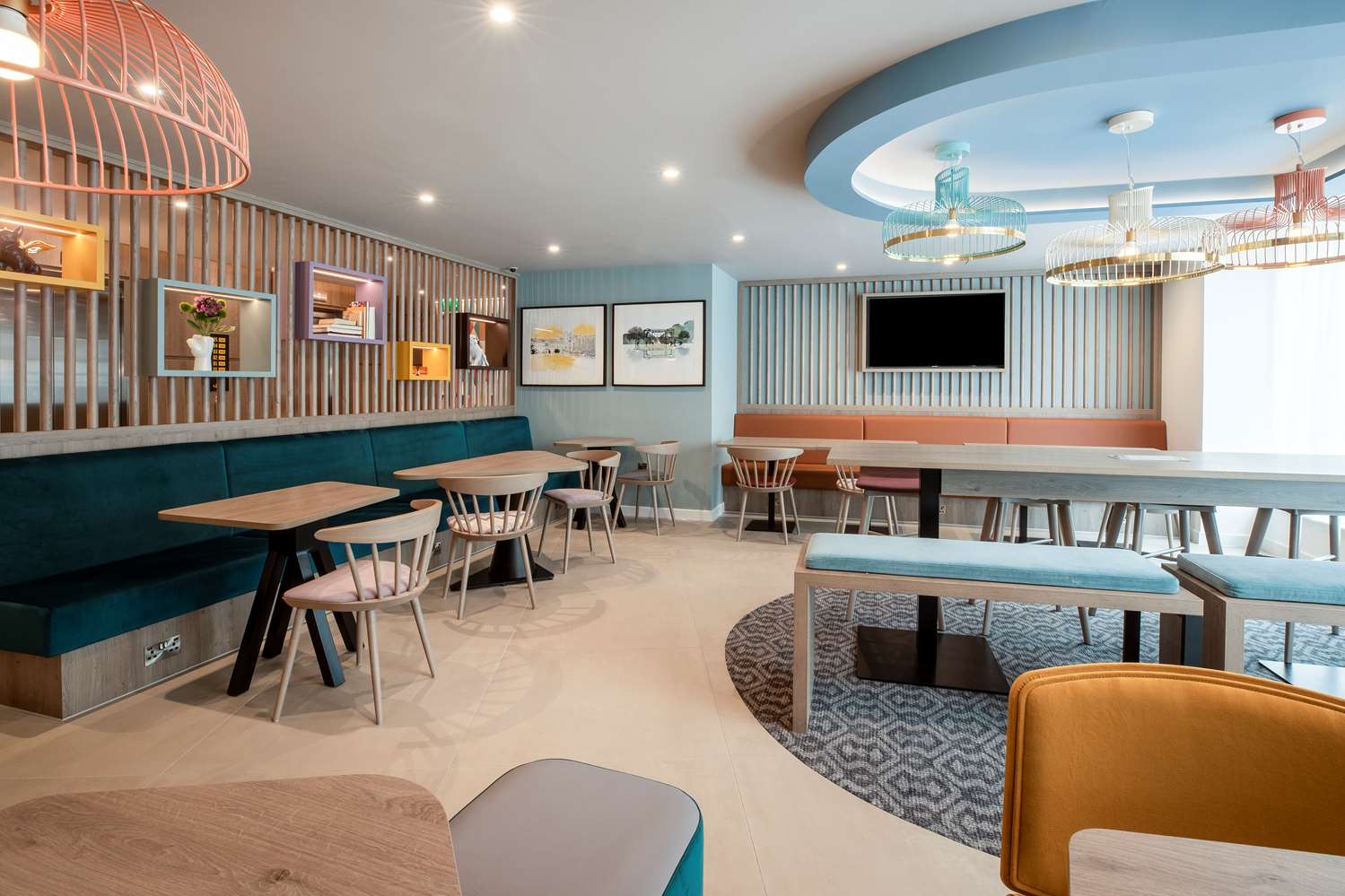 Фото Hampton by Hilton Bath City