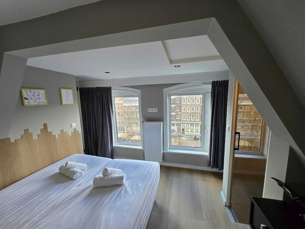 Фото Hotel Crown