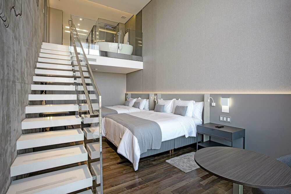 Фото Suryaa Hotel Pinhais, Curio Collection by Hilton