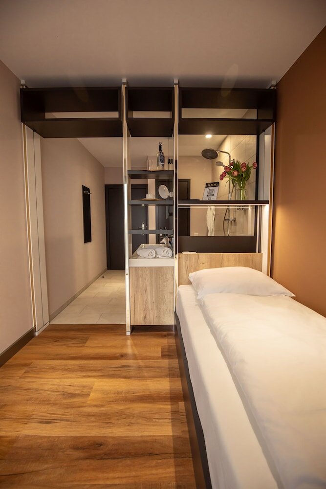 Фото 24Seven Hotel Schwabach