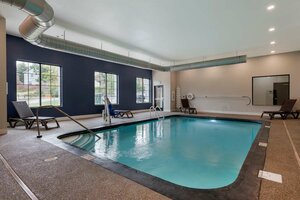 Гостиница MainStay Suites Cincinnati University - Uptown