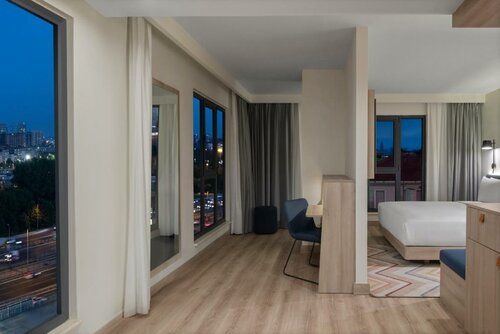 Гостиница Hampton by Hilton Istanbul Merter в Гюнгерене