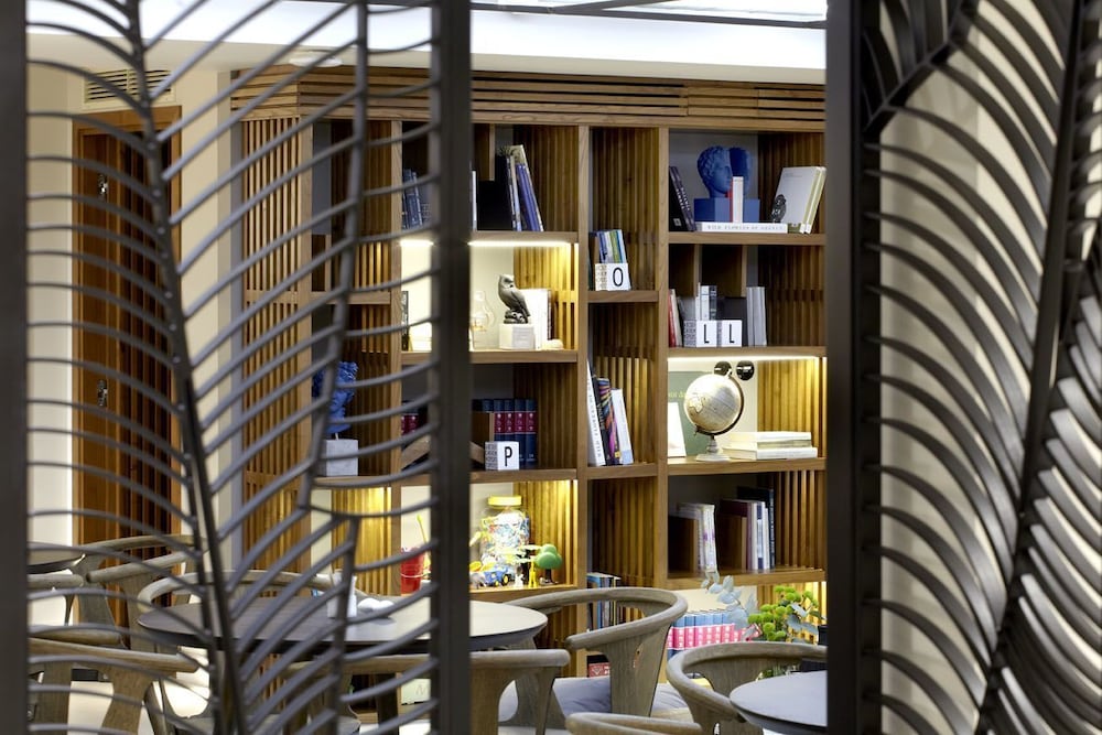 Фото Apollon Library Suites