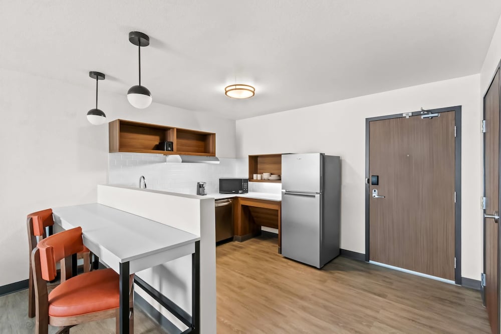 Фото Everhome Suites Chandler Phoenix Fashion Center