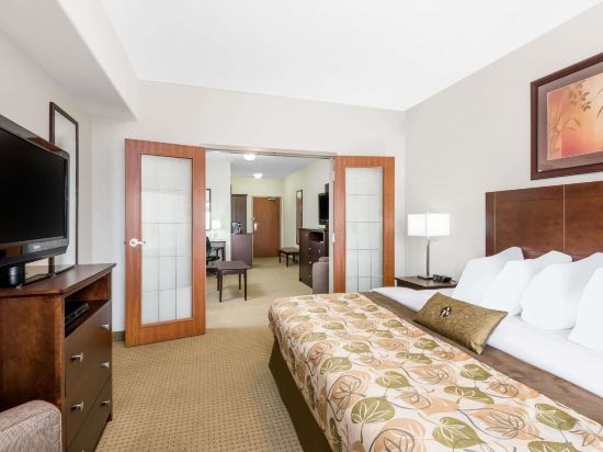 Фото Ramada by Wyndham Olds