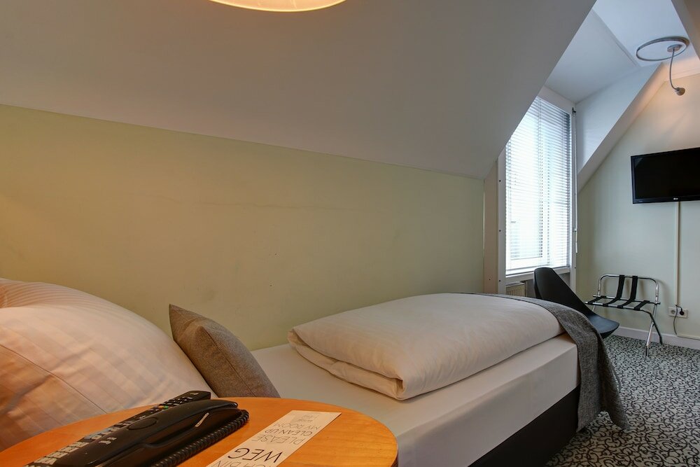 Фото Premier Inn Koeln City Centre