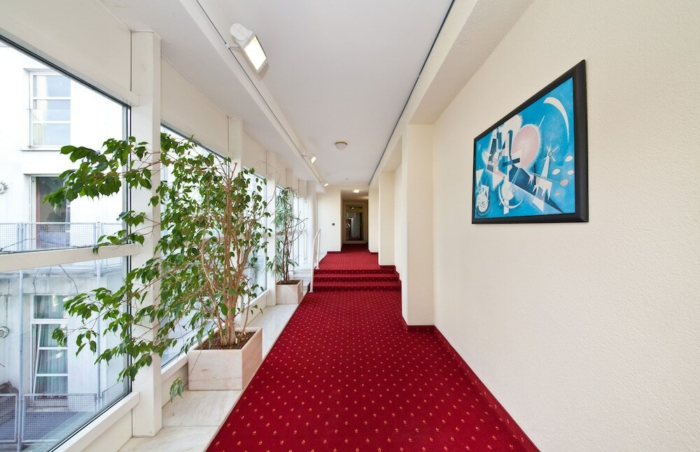 Фото Novum Hotel New Madison Düsseldorf Hauptbahnhof