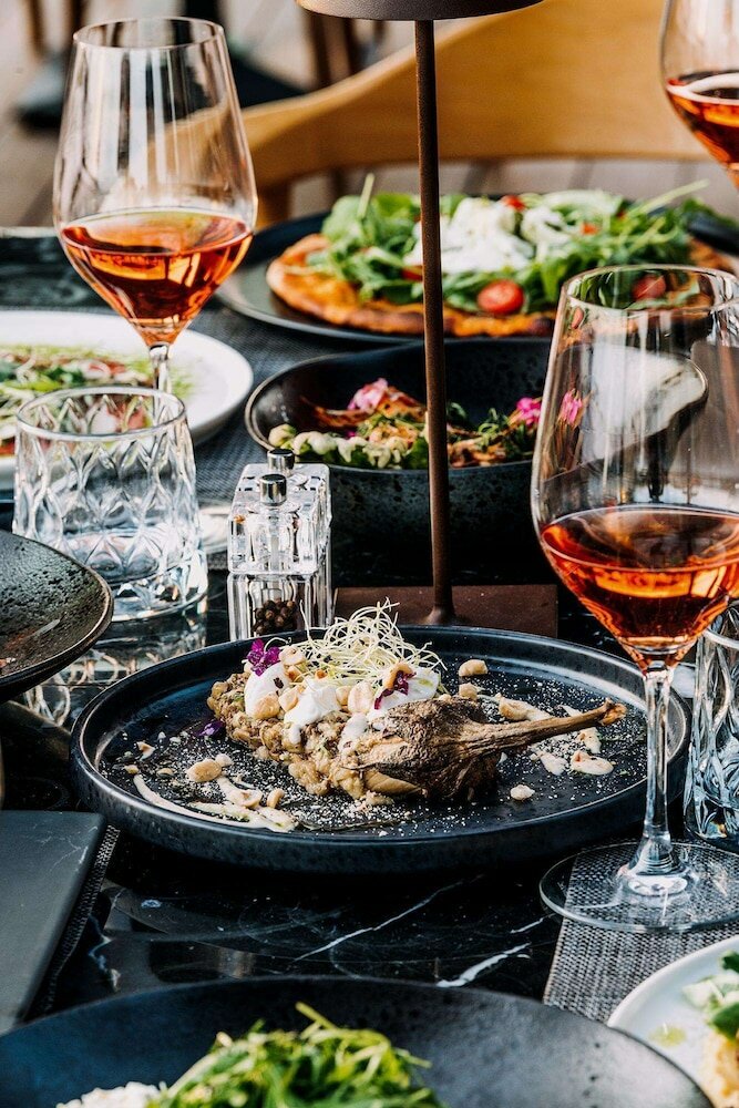 Фото Brown Acropol