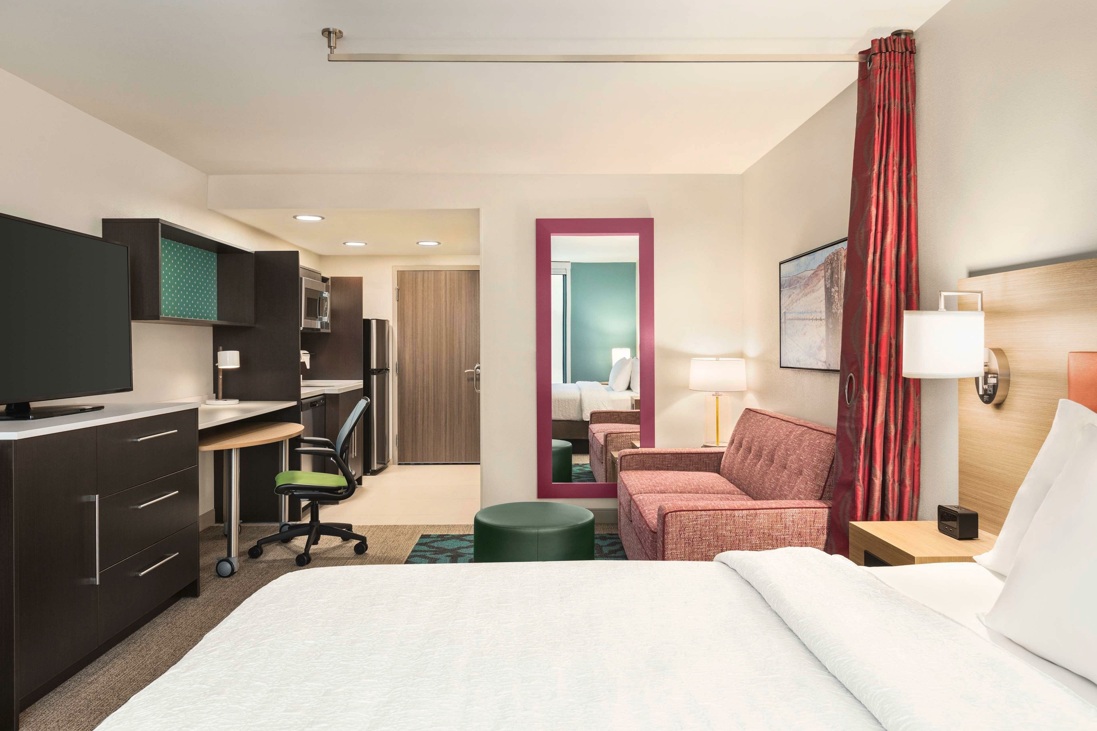 Фото Home2 Suites by Hilton Cheyenne