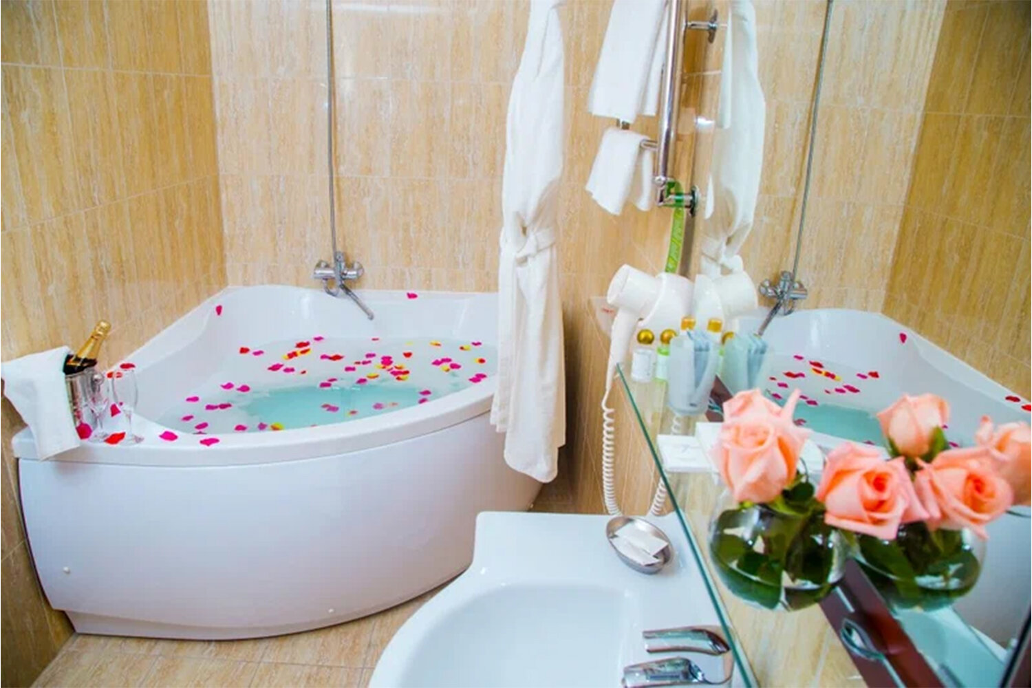 Фото Континент