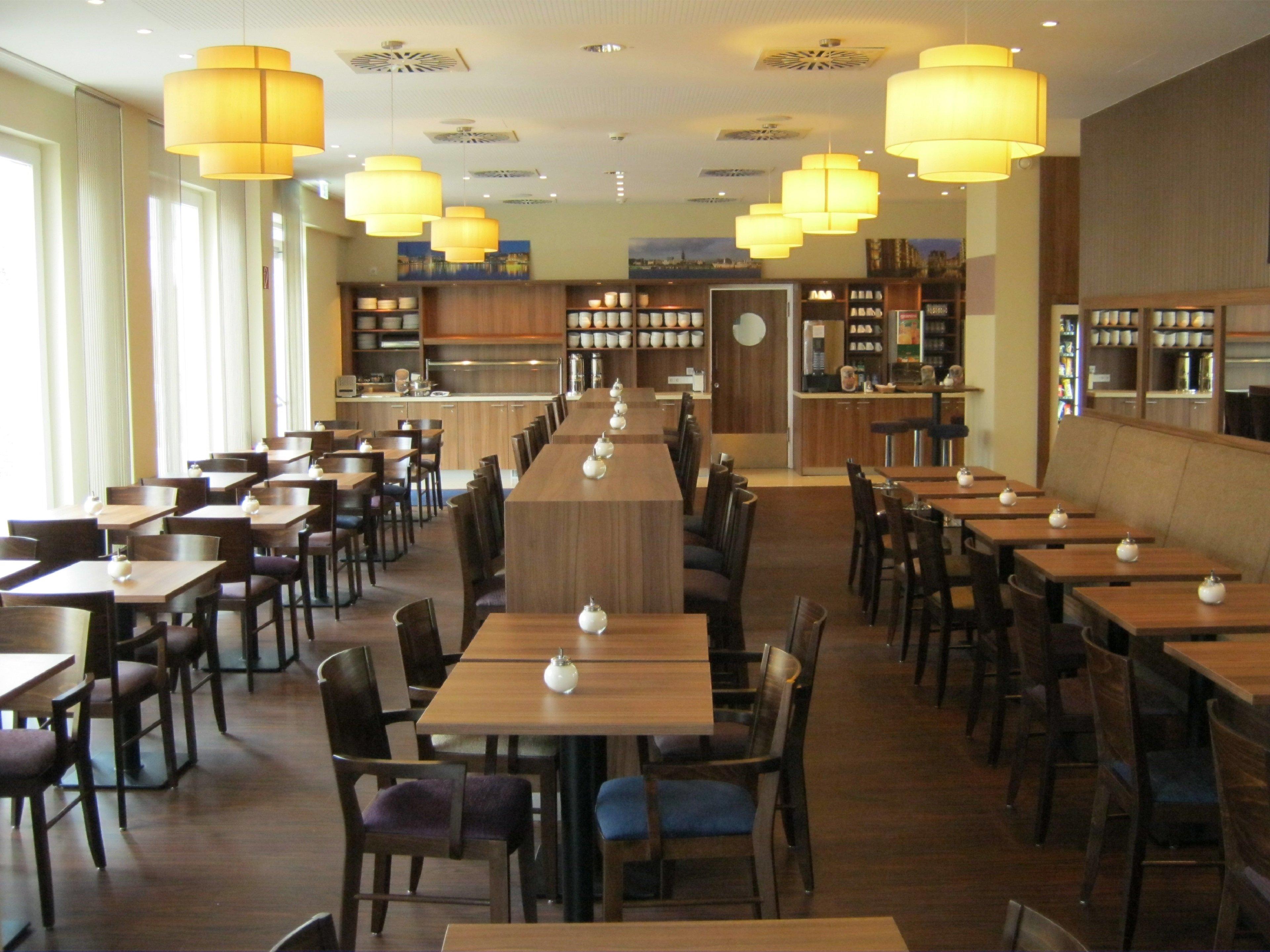 Фото Premier Inn Hamburg City Millerntor