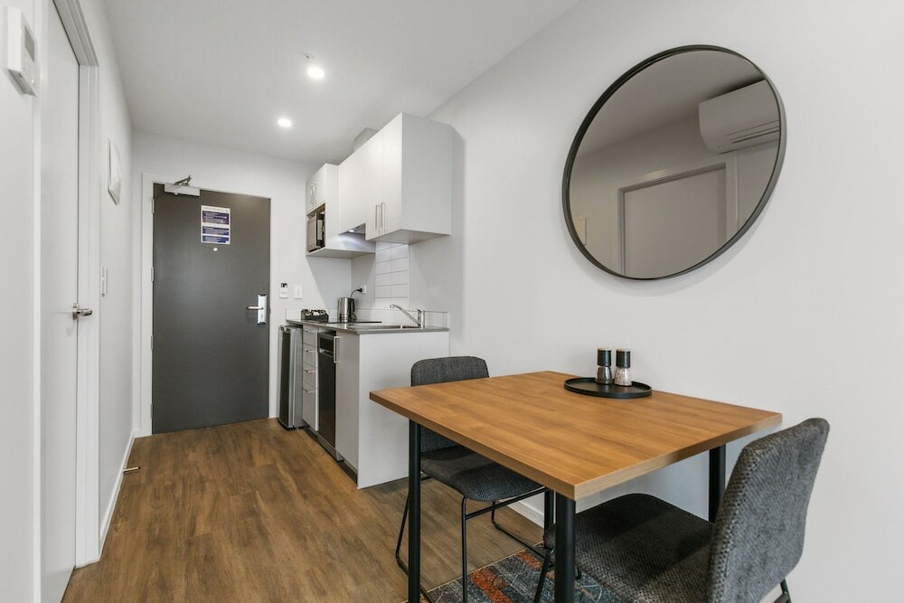 Фото Ramada by Wyndham Newmarket Auckland