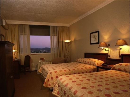 Фото Avani Windhoek Hotel & Casino