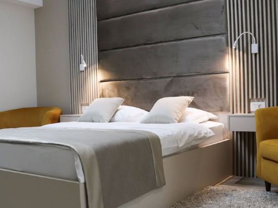 Фото Hotel Holiday