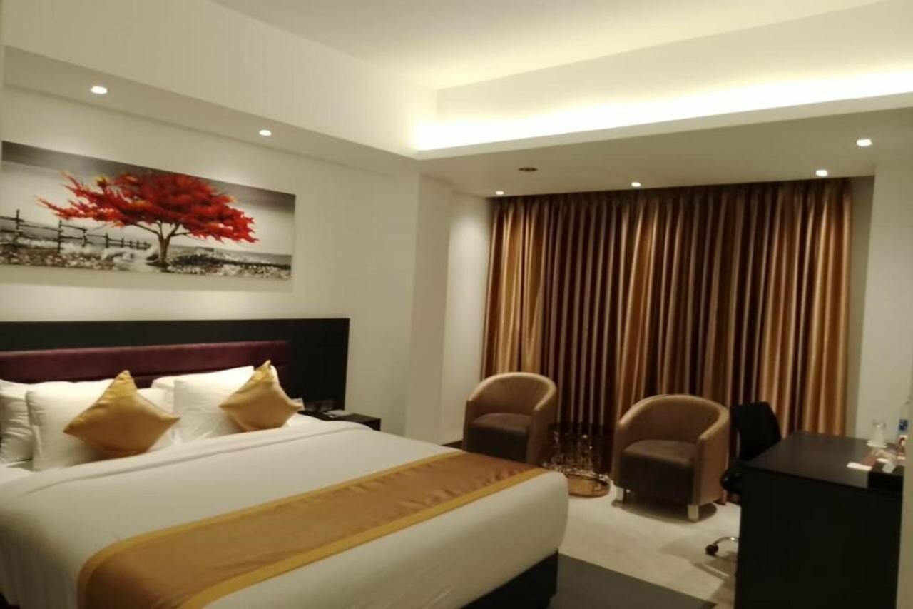 Фото Hotel X Rajshahi