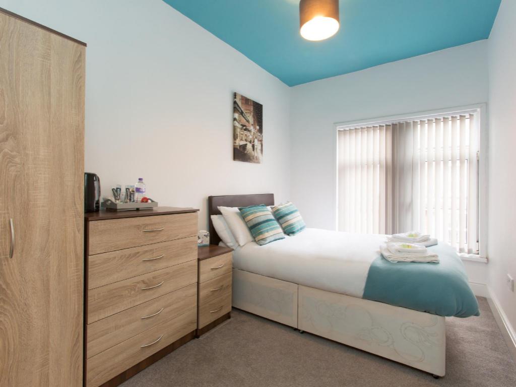 Фото Crewe Rooms West Avenue