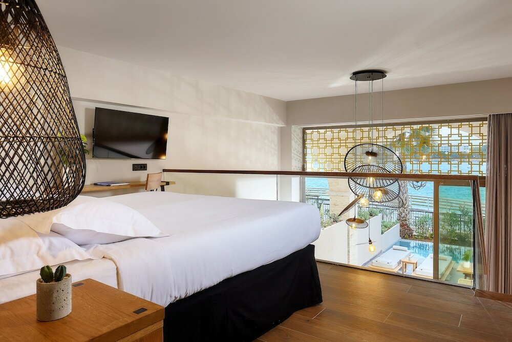 Фото Castello Infinity Suites - Adults Only
