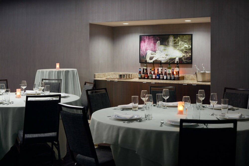 Фото Courtyard by Marriott Fayetteville