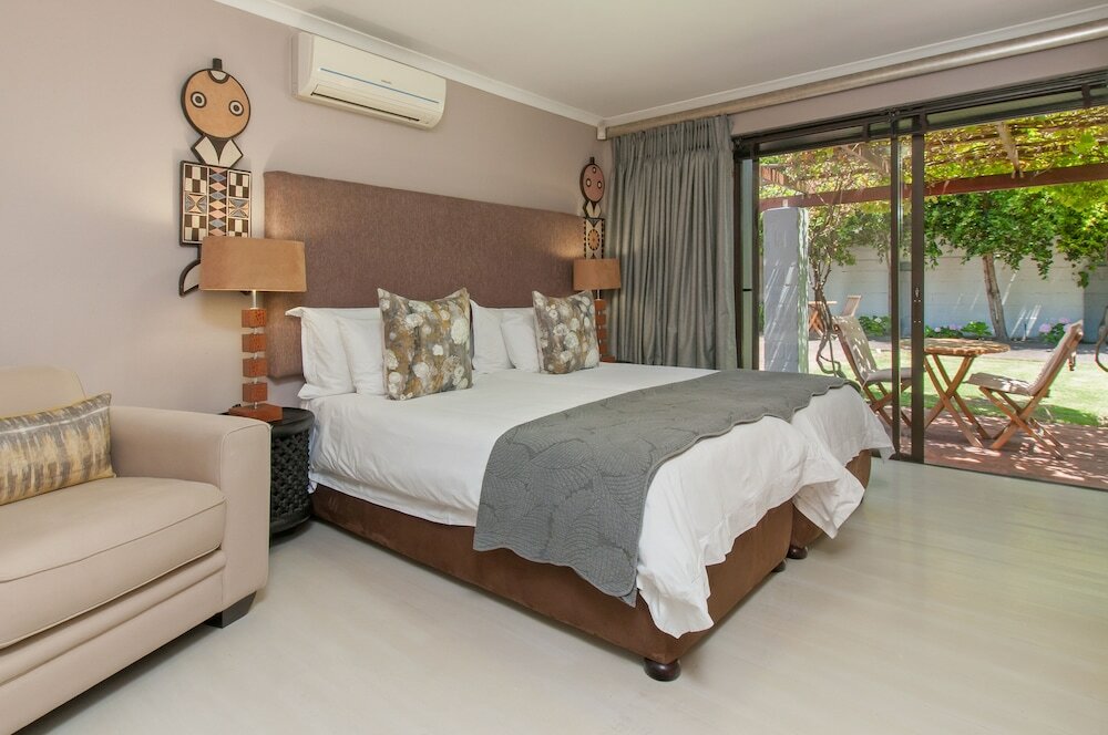 Фото Whale Away Guest House