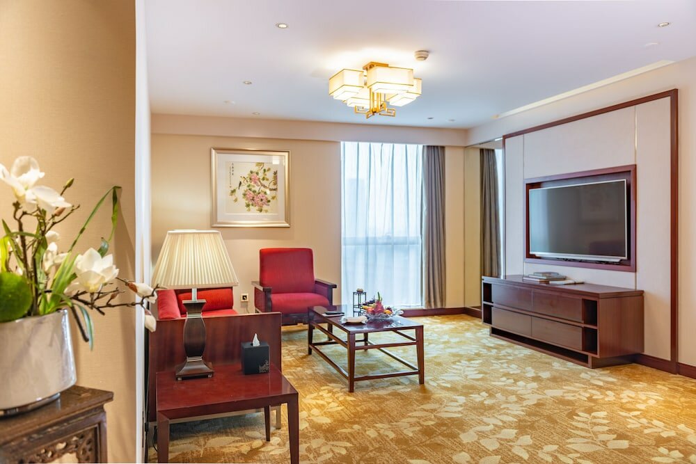 Фото Guangzhou Baiyun International Convention Center LN Dongfang Hotel