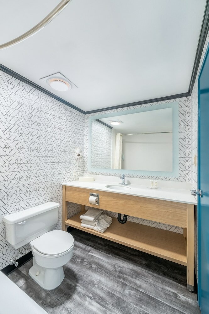 Фото Sternwheeler Hotel and Conference Centre