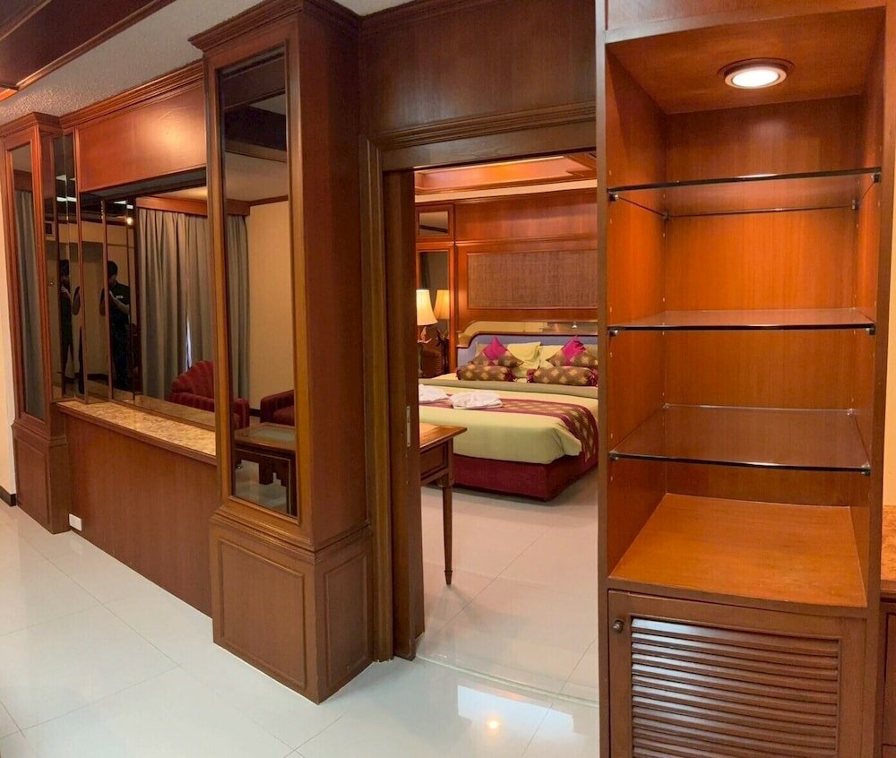 Фото Camelot Hotel Pattaya