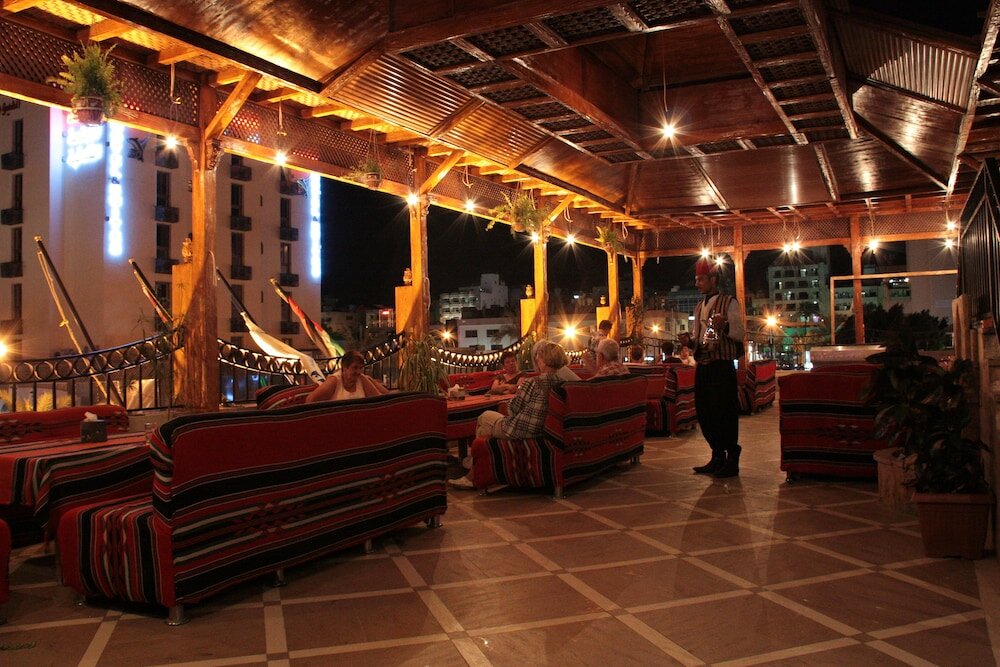 Фото Captain's Hotel