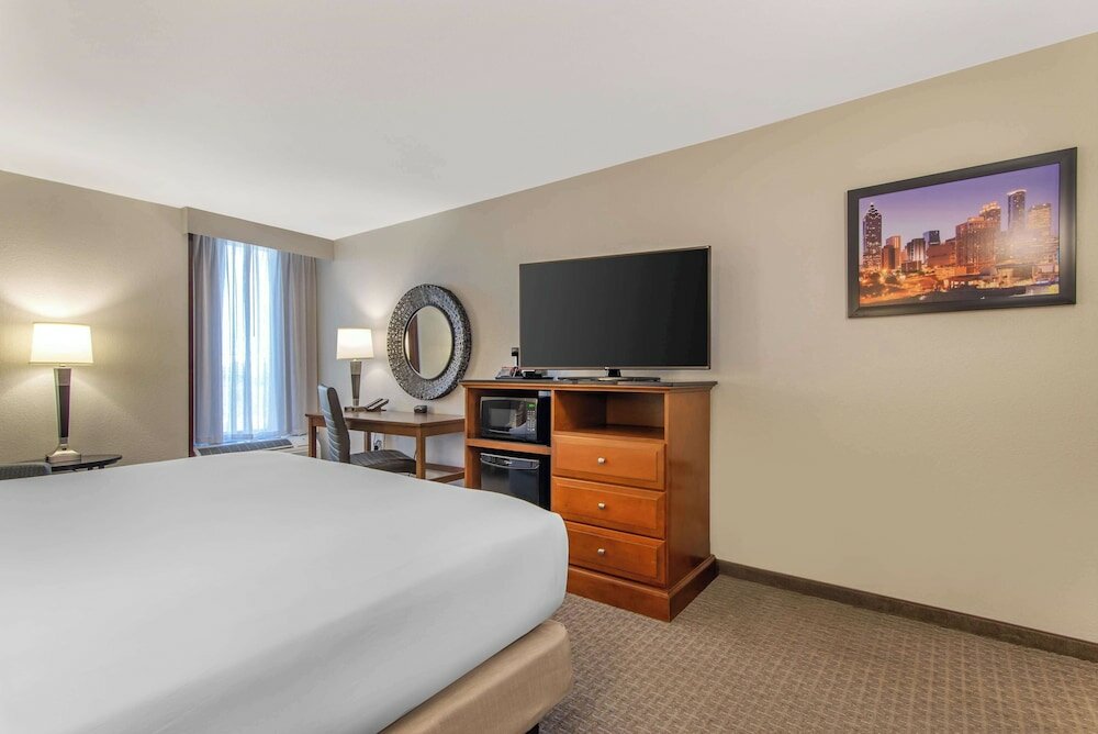 Фото Drury Inn & Suites Atlanta Airport