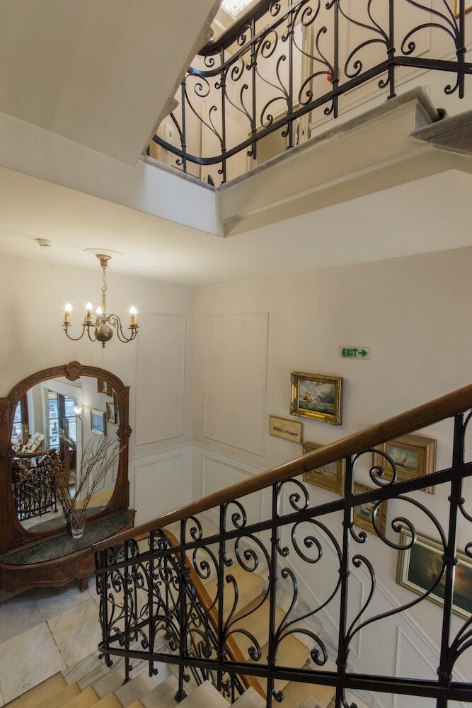 Фото The Capsis Bristol Boutique Hotel