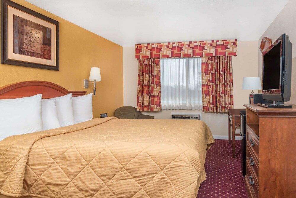Фото Travelodge by Wyndham Klamath Falls