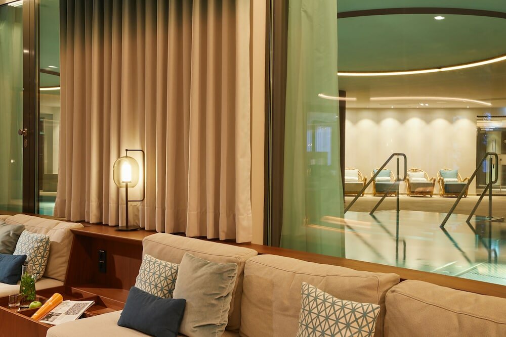 Фото Infinity Hotel & Conference Resort Munich