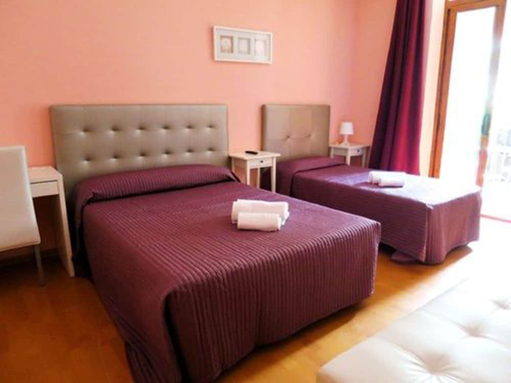 Фото Hostal Balmes Centro