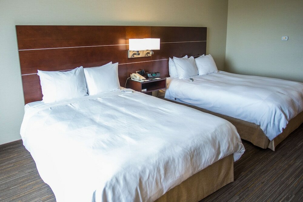 Фото Wyndham Moline on John Deere Commons