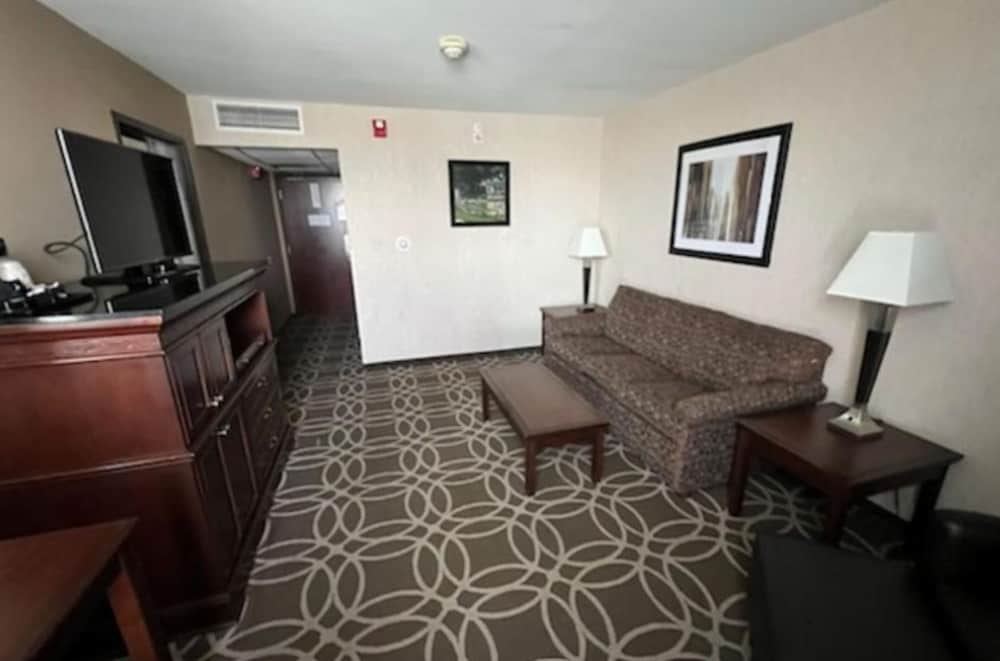 Фото Hotel Lotus Kansas City Merriam