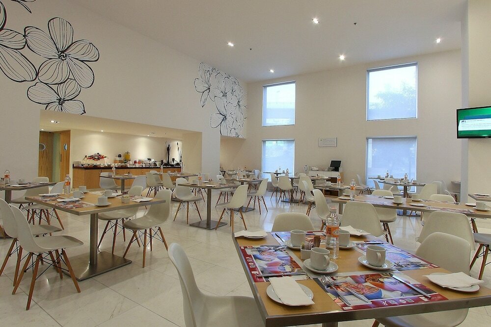 Фото Fiesta Inn Naucalpan