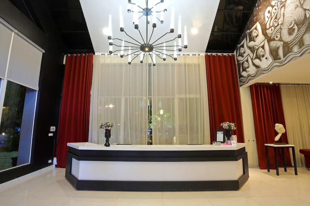 Фото Queenco Hotel & Casino