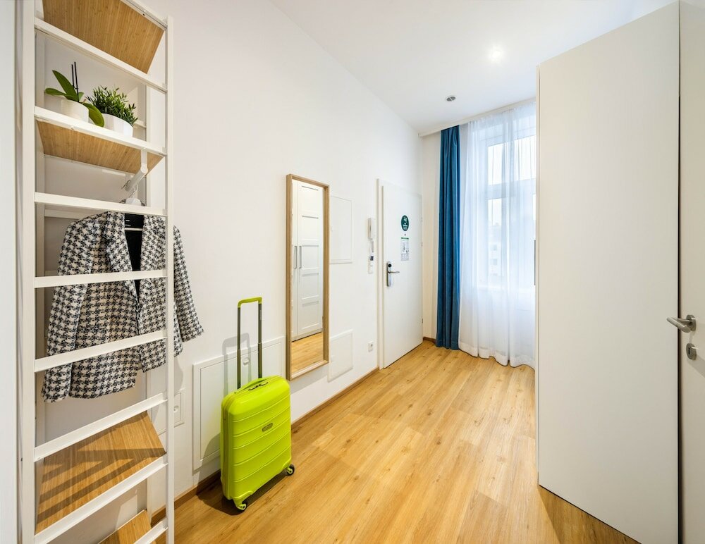 Фото Jimmy's Apartments Emerald