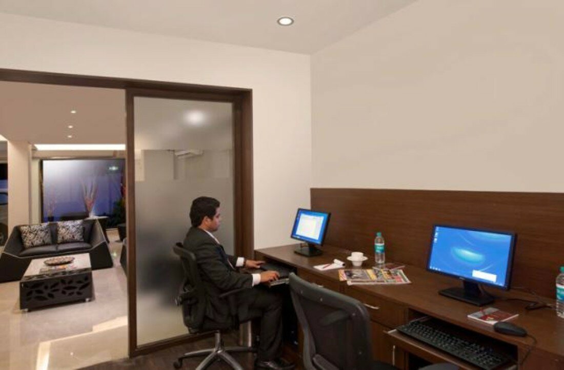 Фото New Leaf Hotel