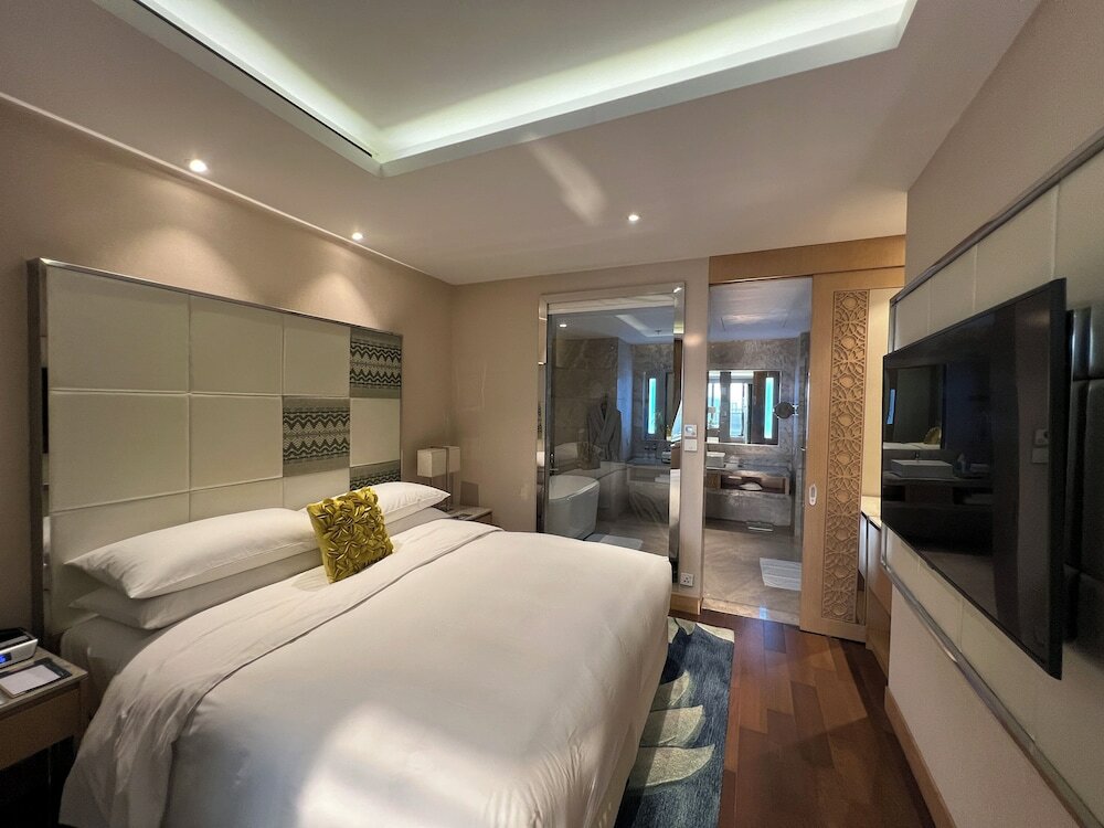 Фото Renaissance Dhaka Gulshan Hotel