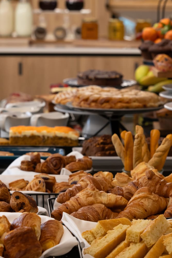 Фото Courtyard by Marriott Cluj-Napoca Downtown