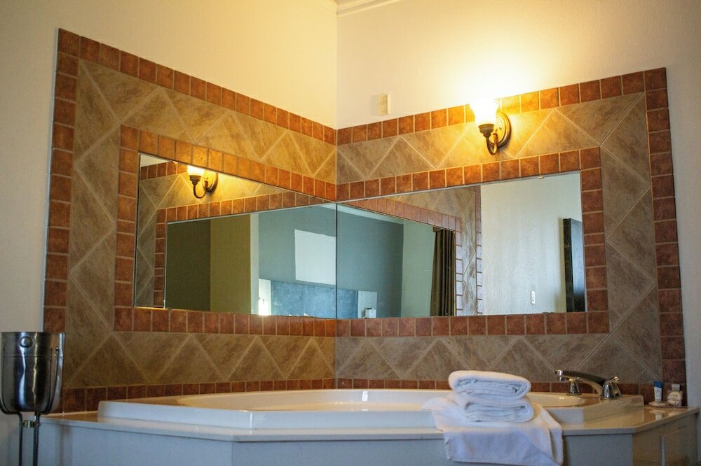 Фото FairBridge Inn & Suites Cleburne