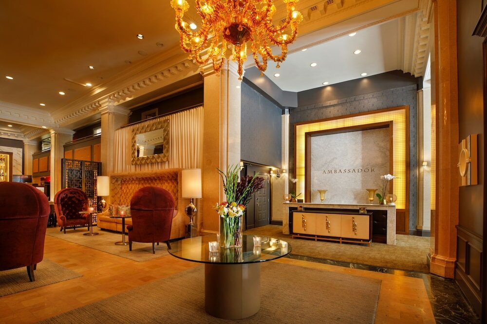 Фото Ambassador Hotel Kansas City, Autograph Collection