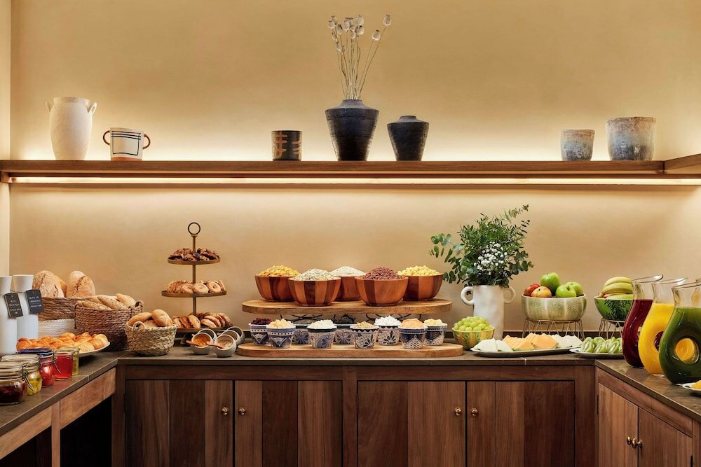 Фото Nh Madrid Zurbano